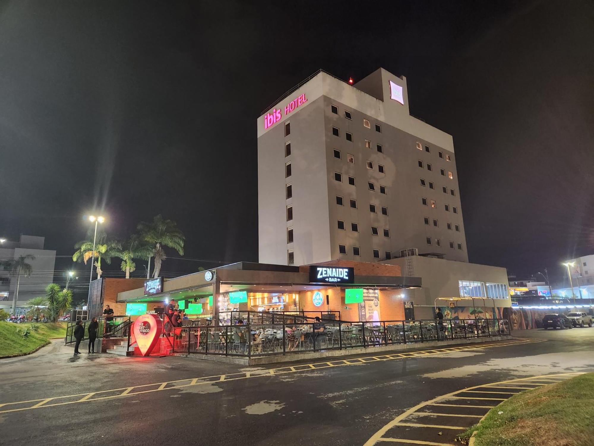 Ibis Montes Claros Shopping Hotel Exterior photo