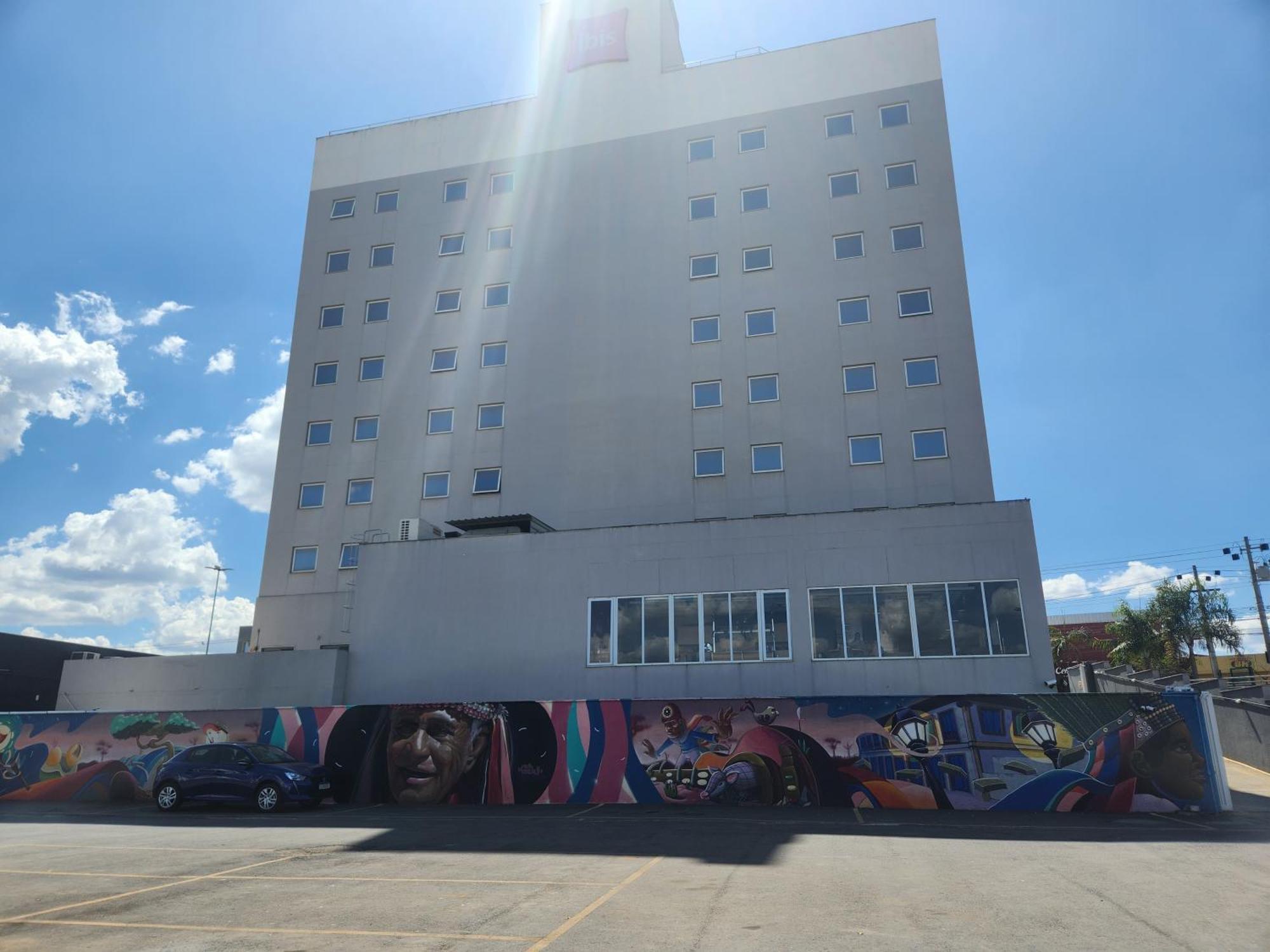 Ibis Montes Claros Shopping Hotel Exterior photo