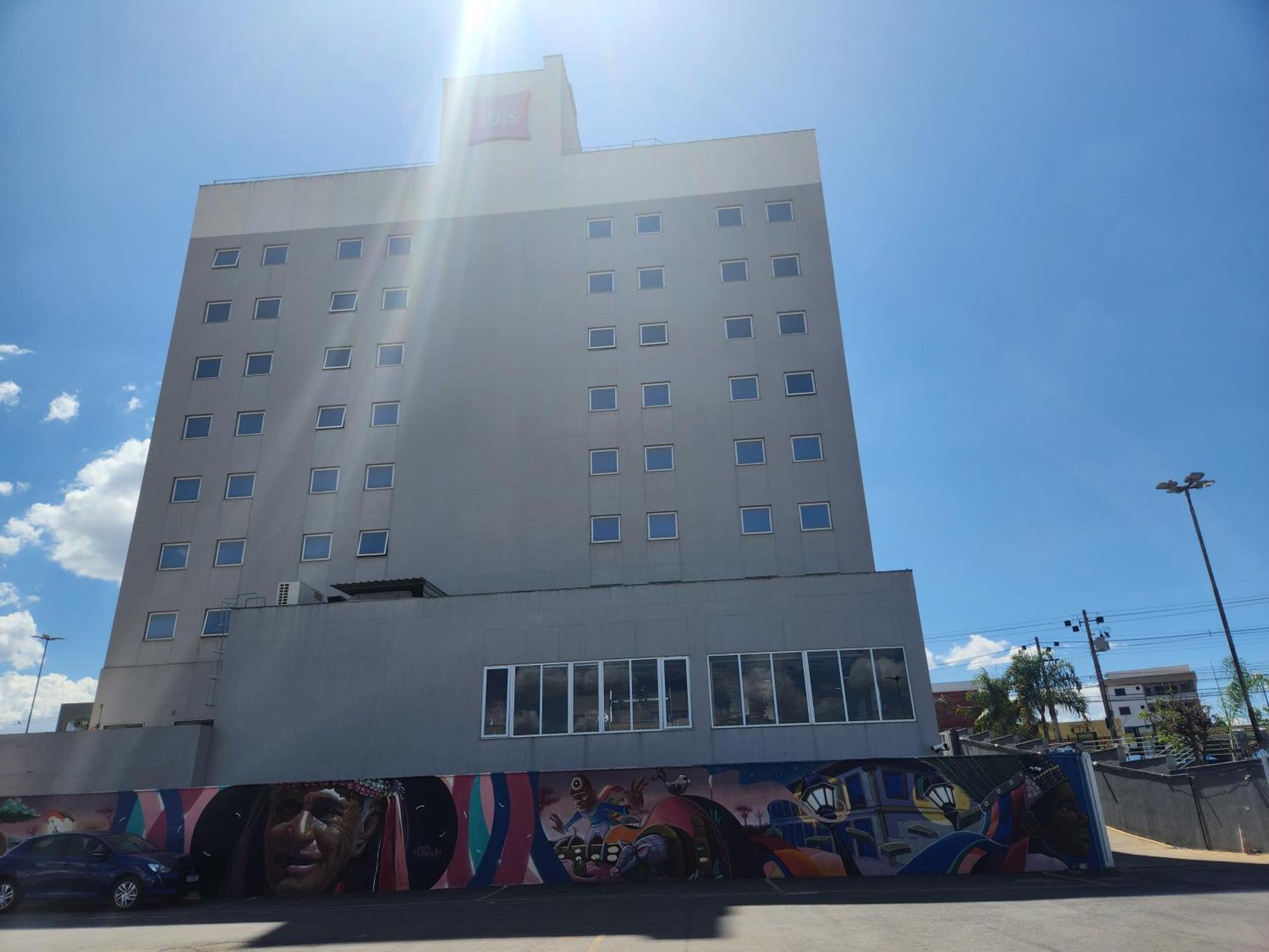 Ibis Montes Claros Shopping Hotel Exterior photo