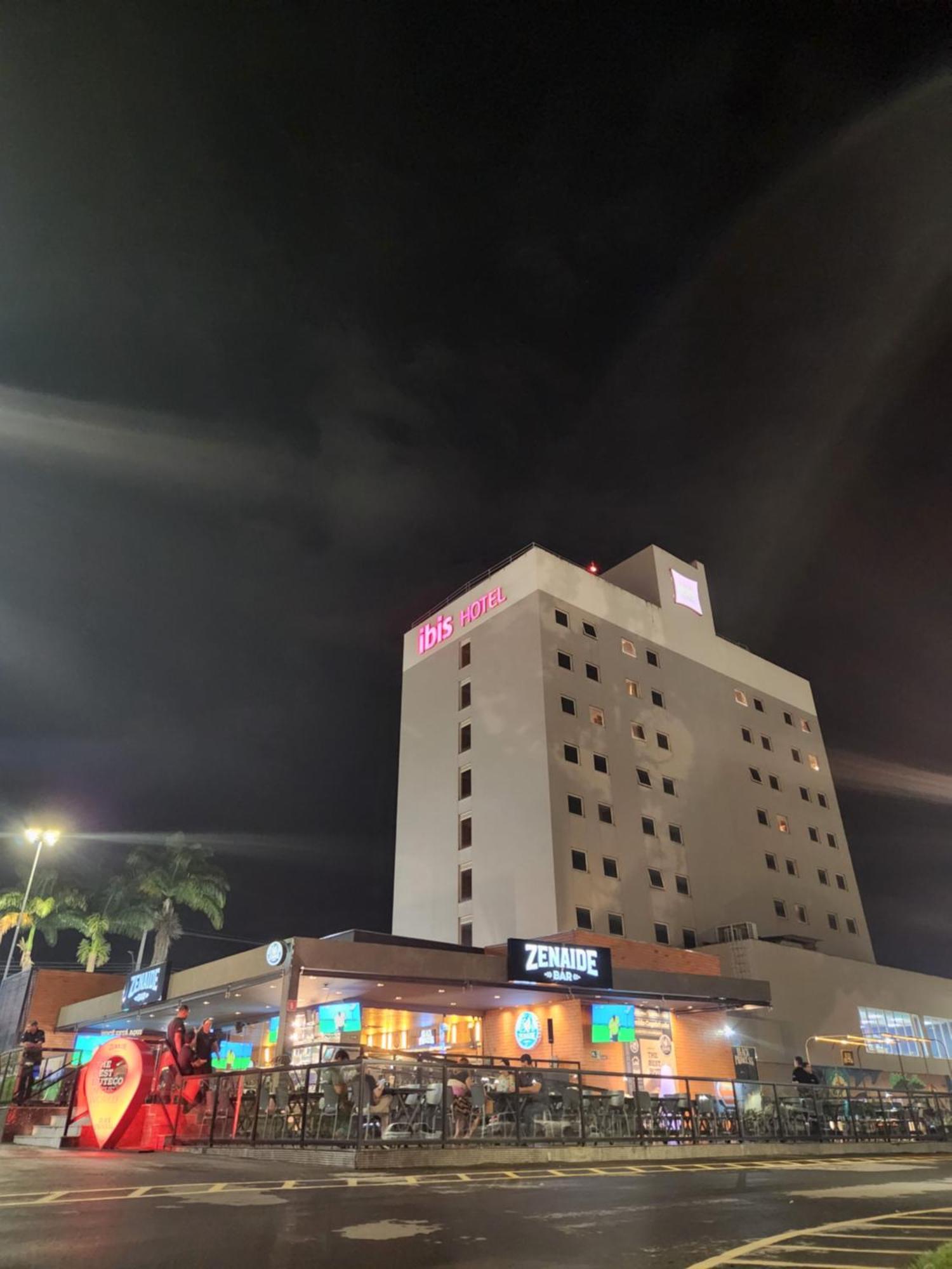 Ibis Montes Claros Shopping Hotel Exterior photo