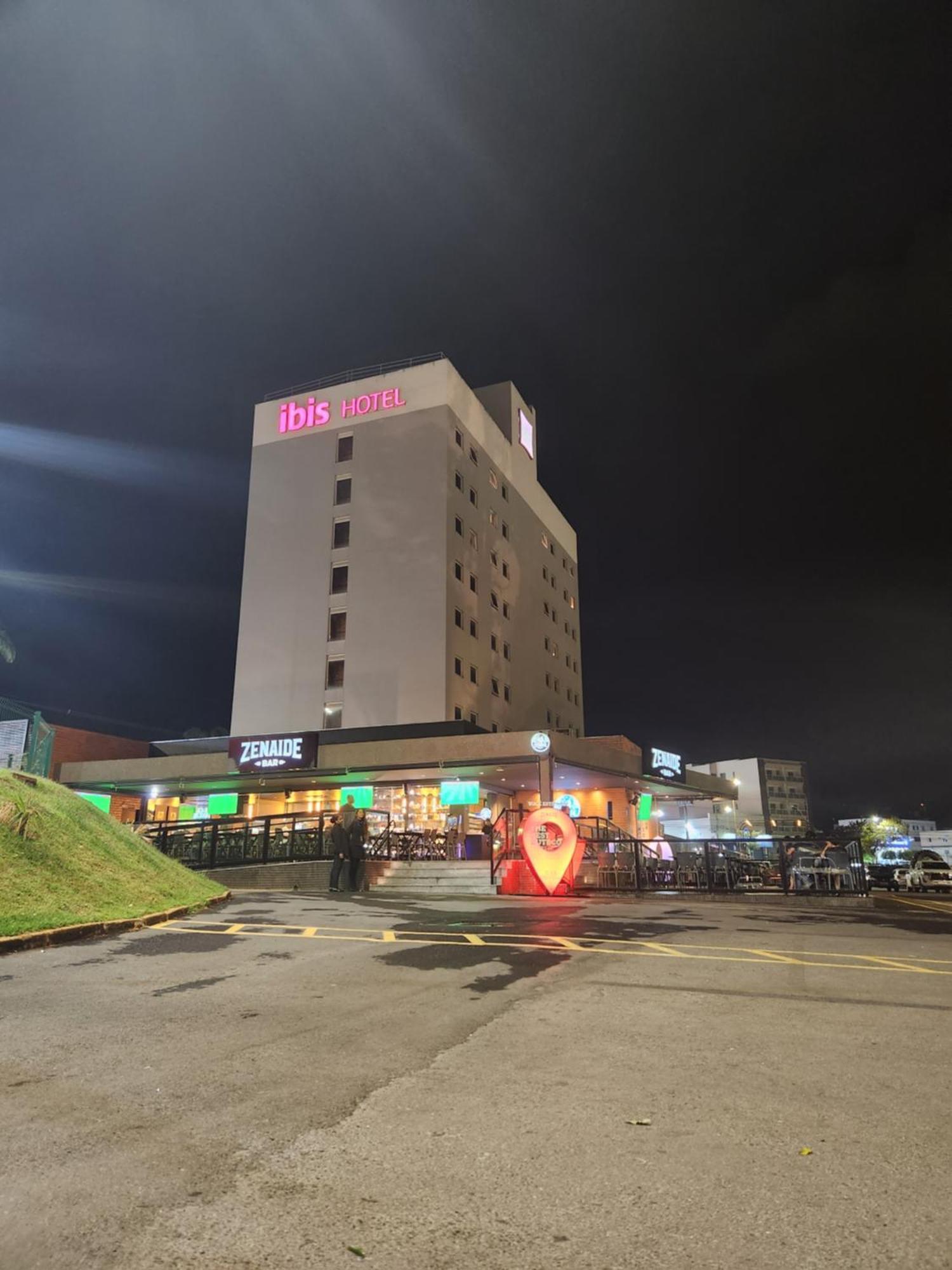 Ibis Montes Claros Shopping Hotel Exterior photo