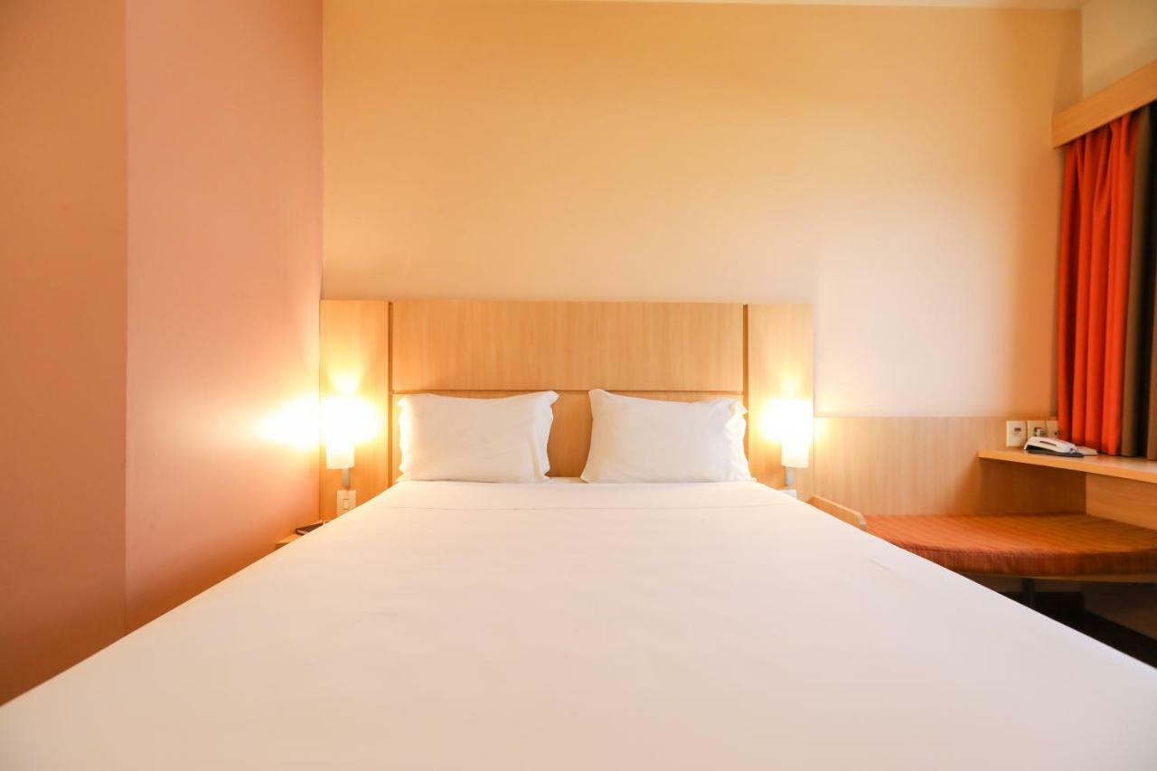 Ibis Montes Claros Shopping Hotel Exterior photo